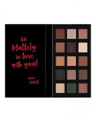 Wide view of a fully opened Ardell Pro Eyeshadow Palette Matte gatefold case featuring a mix of matte eyeshadow finishes