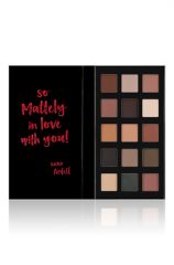 A fully opened Ardell Pro Eyeshadow Palette Matte gatefold case featuring mix of matte eyeshadow finishes